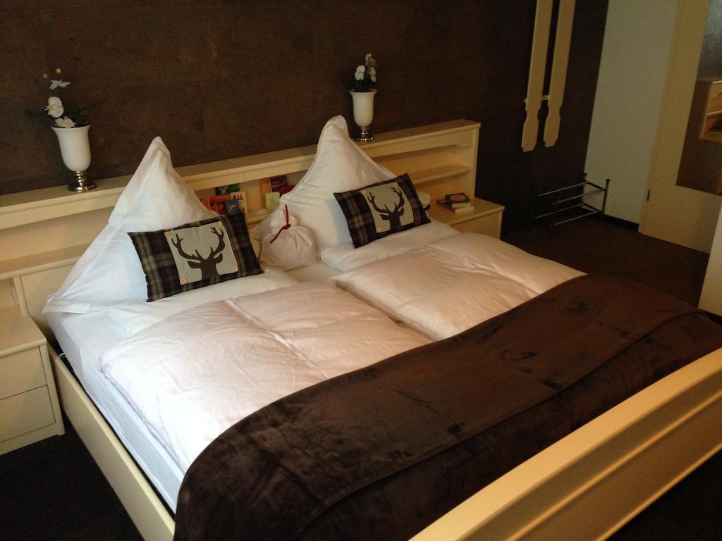 Mosel-Pension Gaestehaus Christiane, Brodenbach Room photo